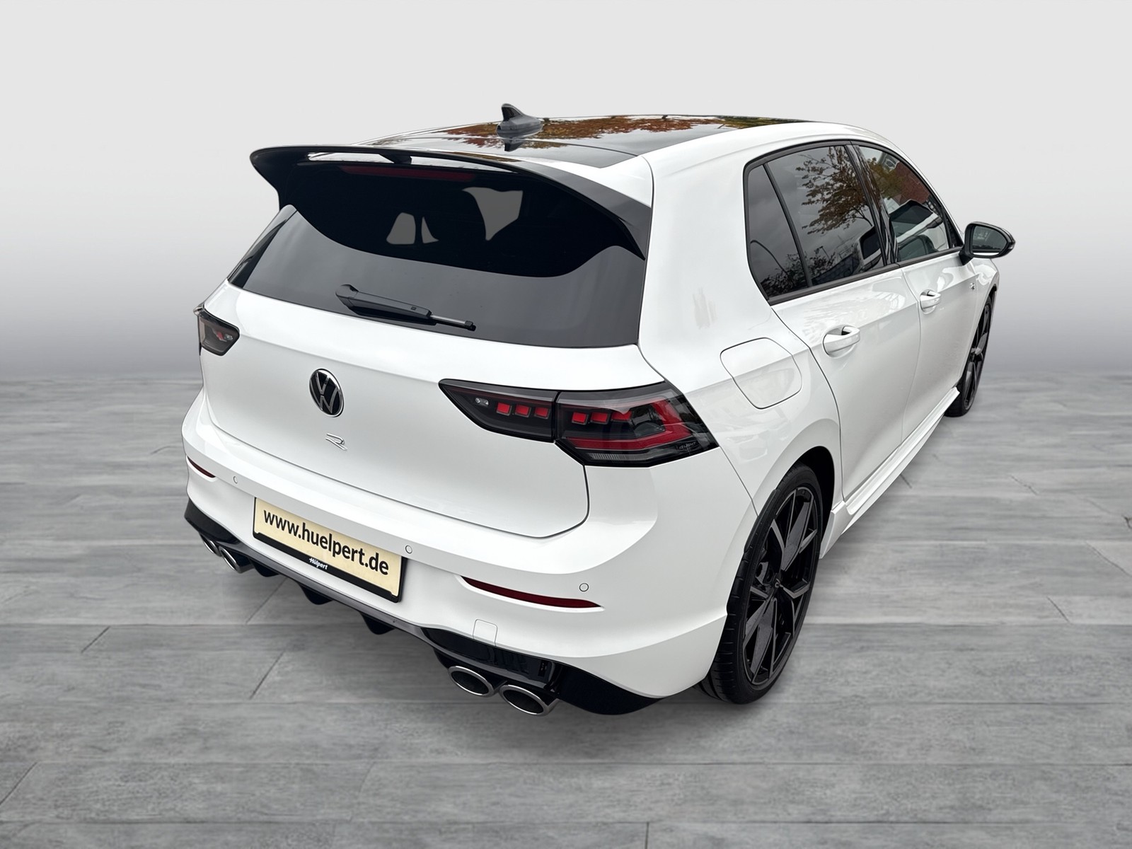 Volkswagen Golf VIII 2.0 R BLACKSTYLE 4X4 FACELIFT ACC LM19