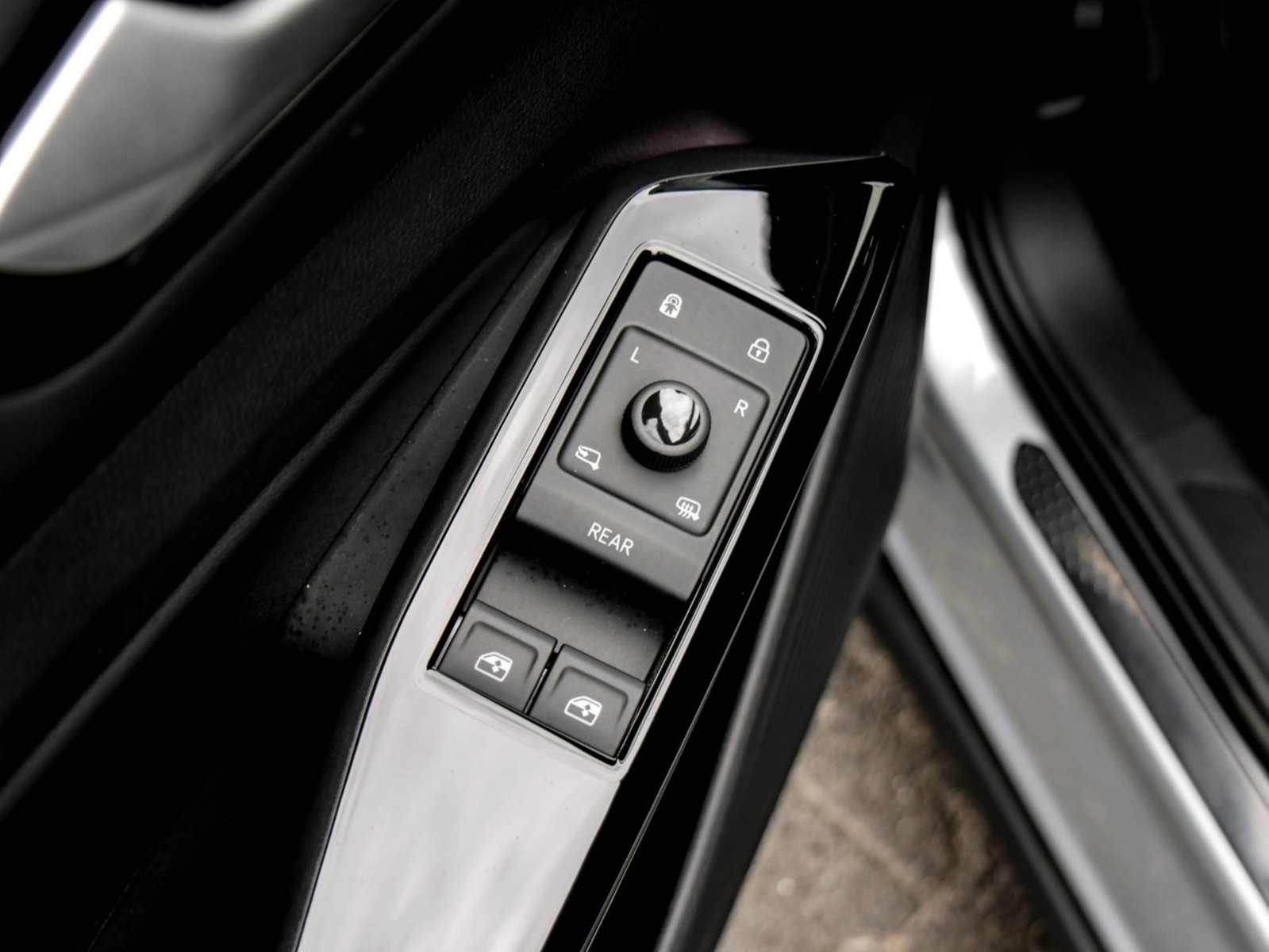 Volkswagen ID.5 GTX 4X4 WÄRMEPUMPE ACC LM21 NAVI SITZHEIZ.