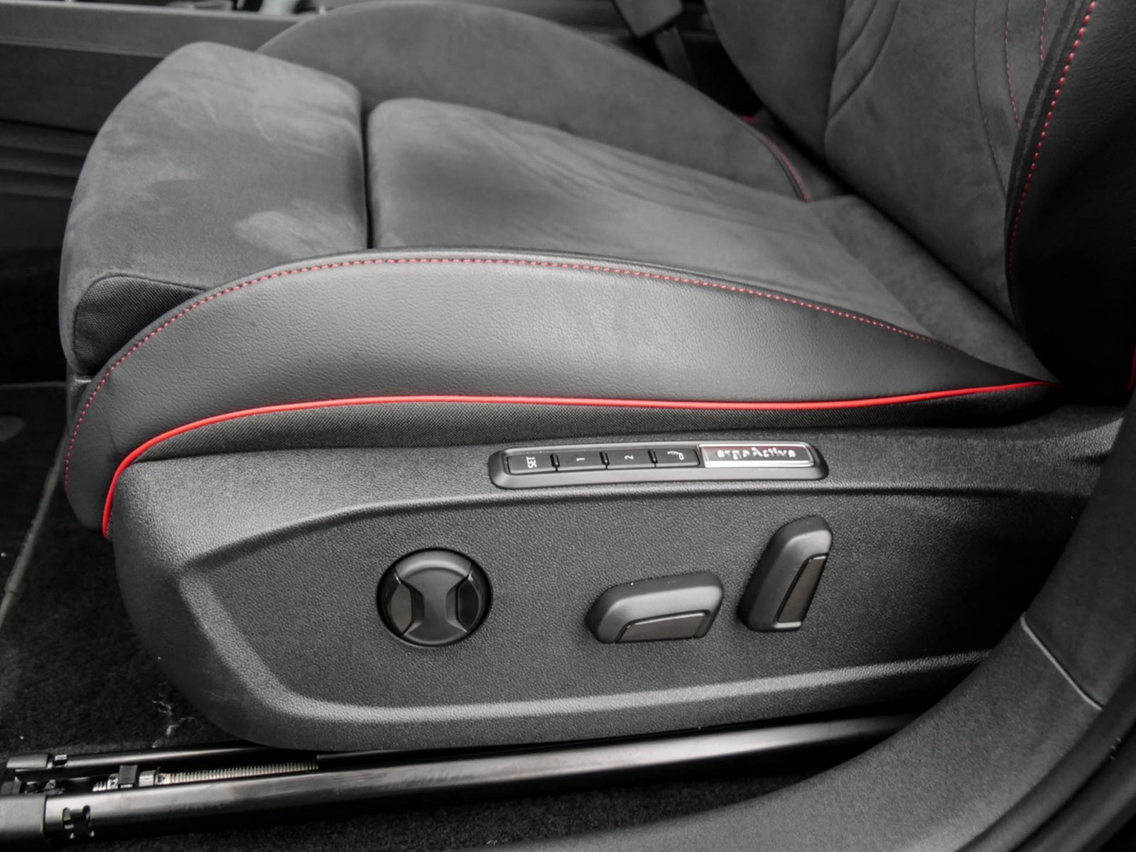 Volkswagen ID.3 GTX PERFORMANCE WÄRMEPUMPE PANO 360CAM LM20