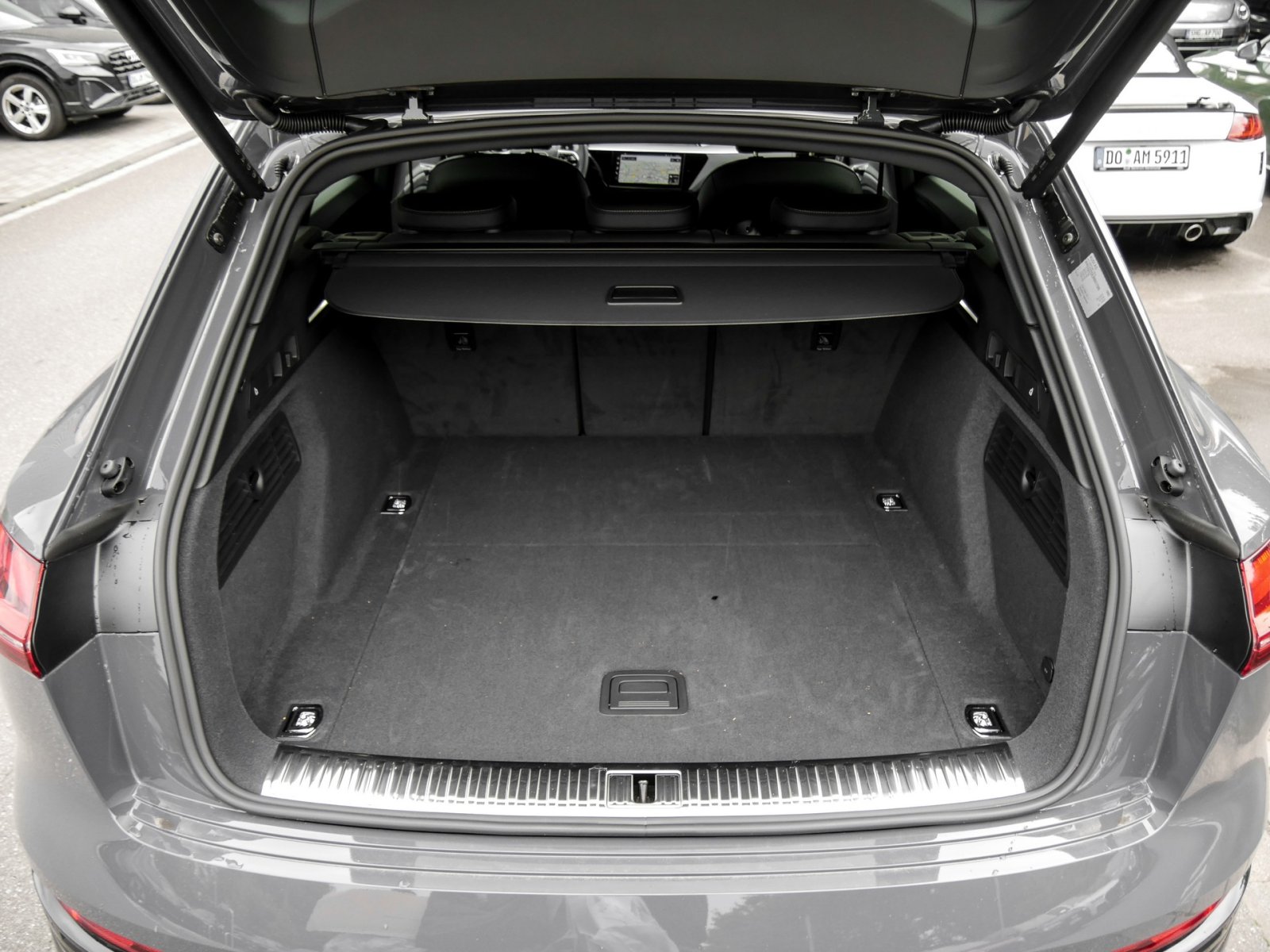 Audi Q8 e-tron 50 quattro advanced AHK CAM B&O LM20