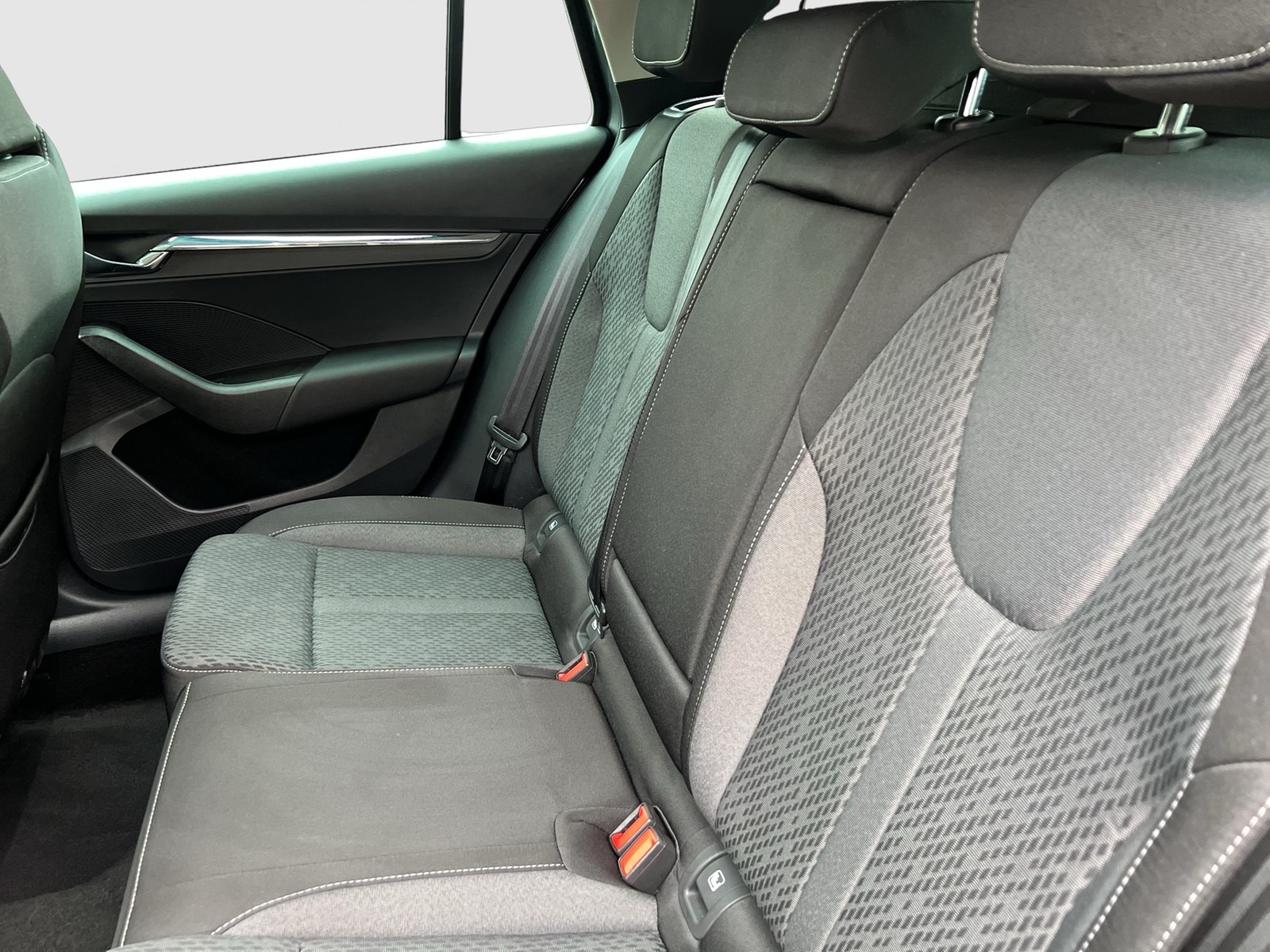 Skoda Octavia Combi 1.4 iV STYLE ACC HEAD-UP E-KLAPPE