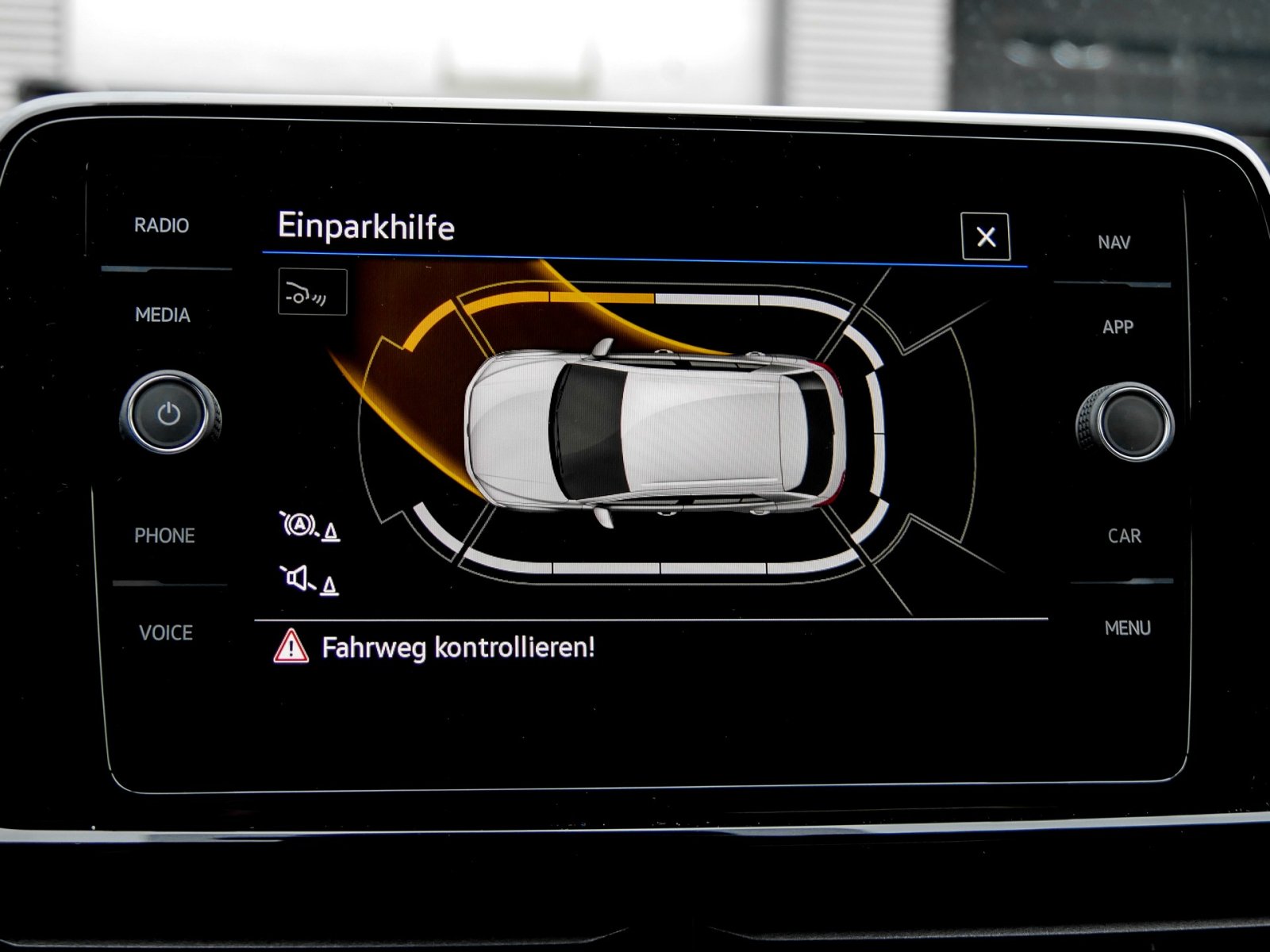 Volkswagen T-Roc 1.0 R-LINE BLACKSTYLE CAM LM19