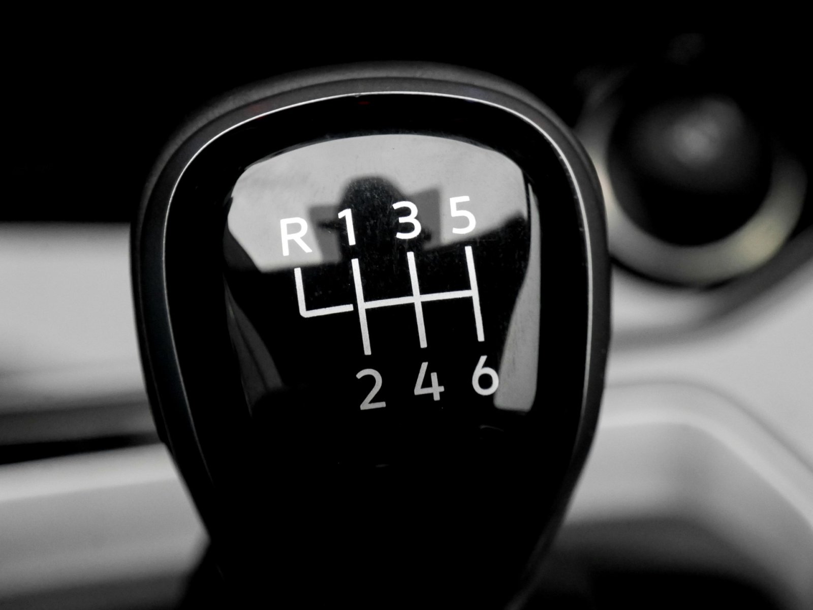 Volkswagen T-Roc 1.0 R-LINE BLACKSTYLE CAM LM19