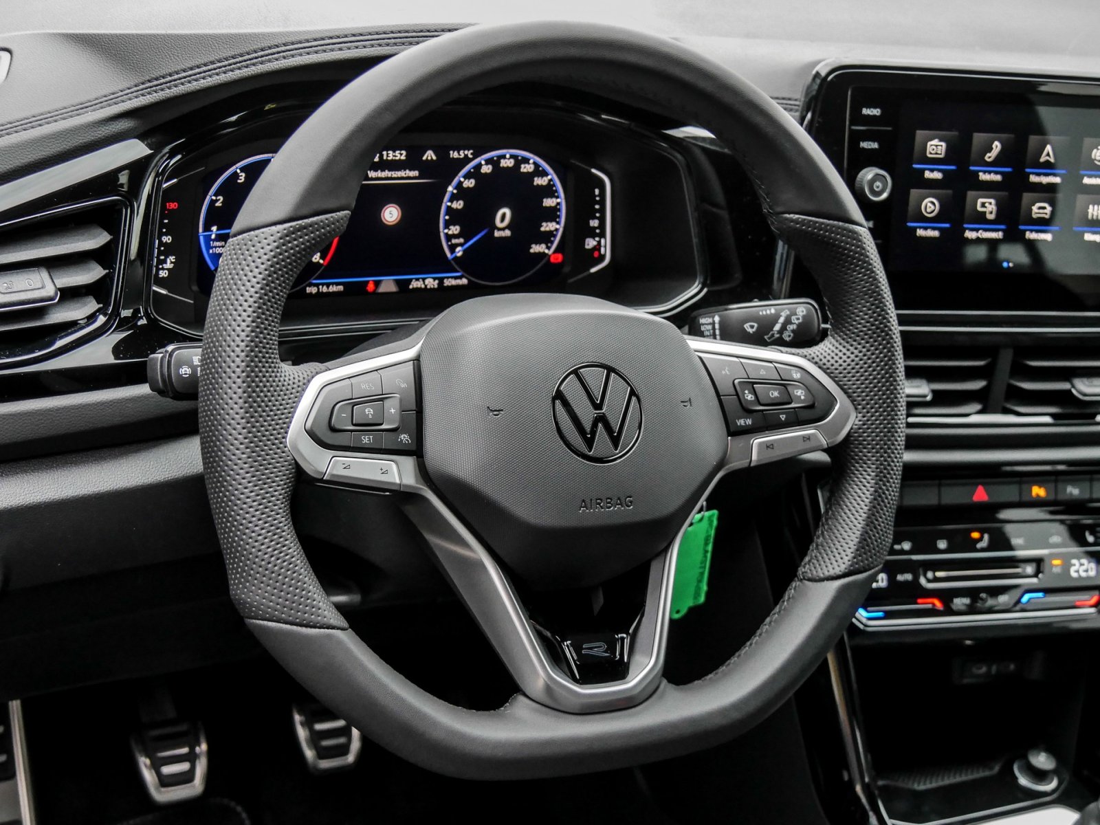 Volkswagen T-Roc 1.0 R-LINE BLACKSTYLE CAM LM19