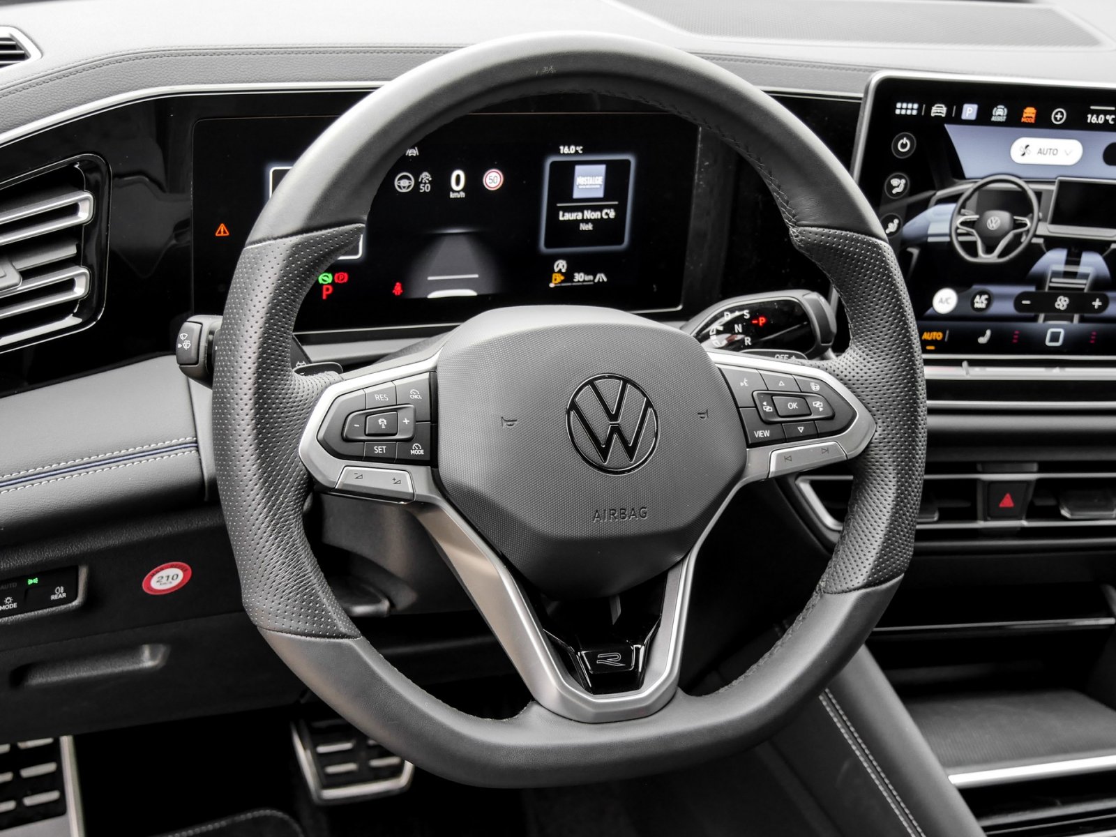 Volkswagen Tiguan 2.0 R-LINE 4X4 NEUESMODELL AHK 360CAM 20Z