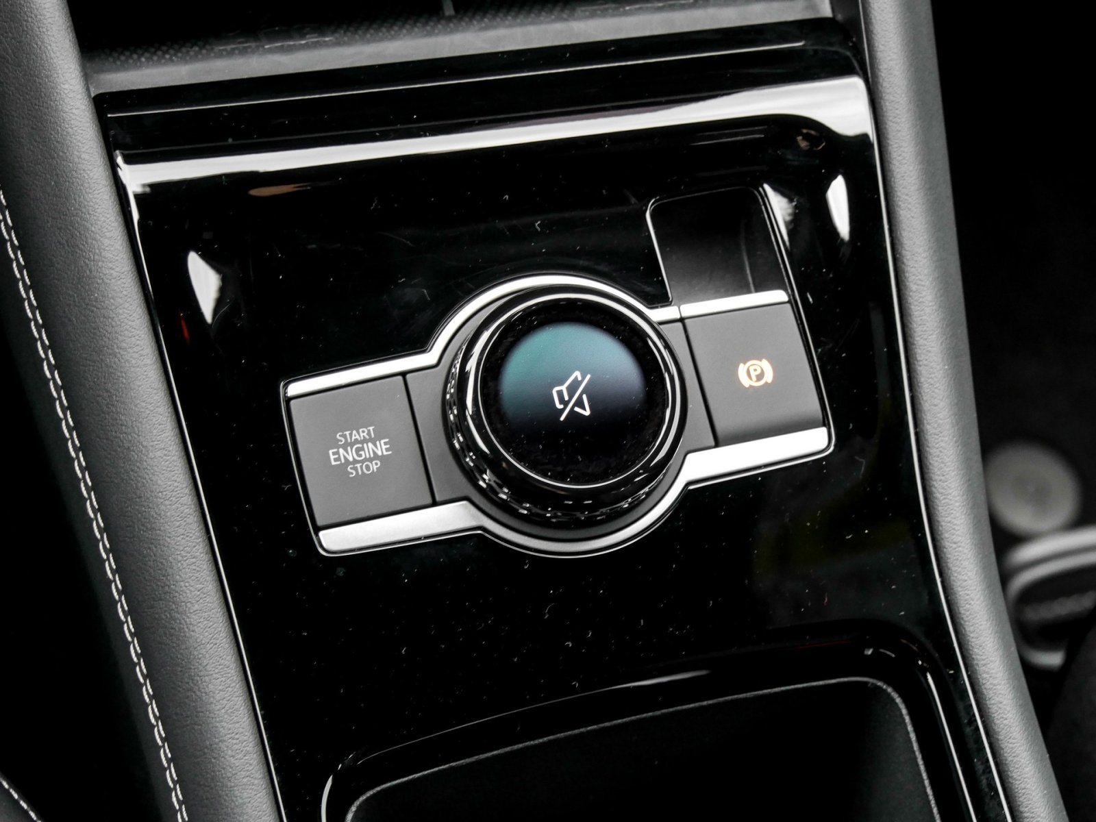 Volkswagen Tiguan 2.0 R-LINE 4X4 NEUESMODELL AHK 360CAM 20Z