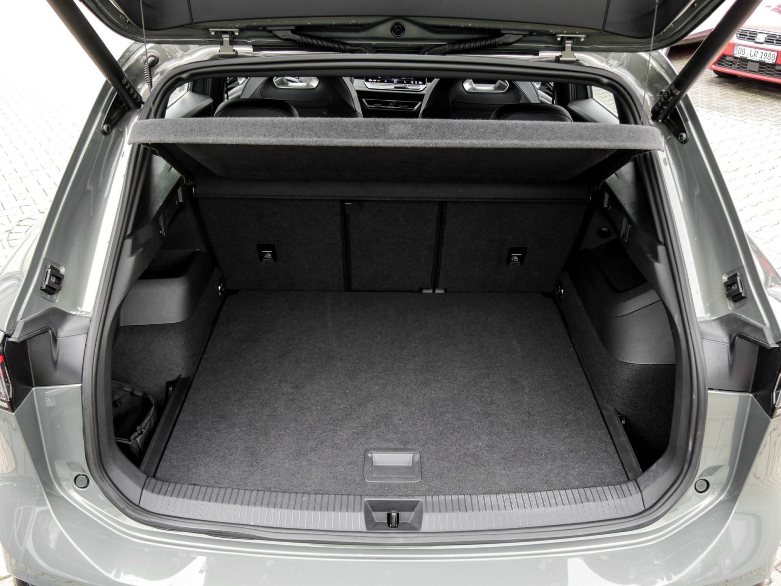 Volkswagen Tiguan 2.0 R-LINE 4X4 NEUESMODELL AHK 360CAM 20Z