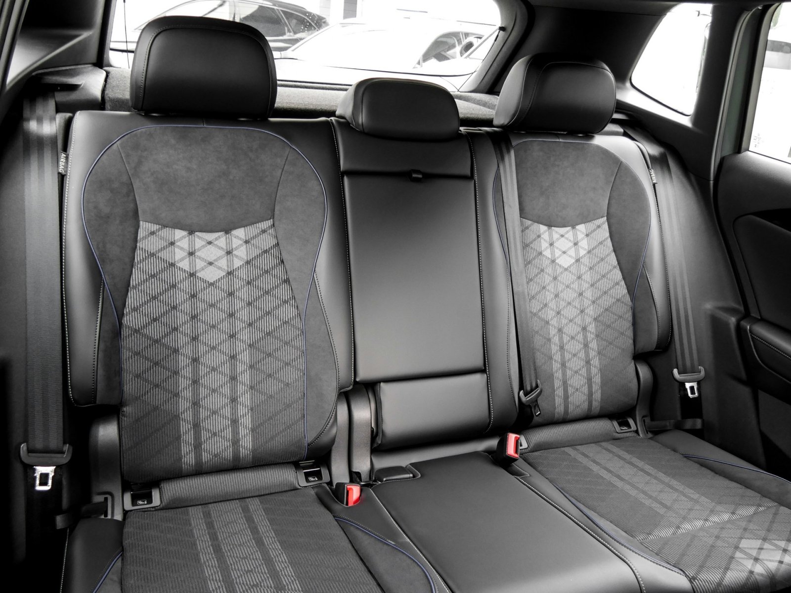 Volkswagen Tiguan 2.0 R-LINE 4X4 NEUESMODELL AHK 360CAM 20Z