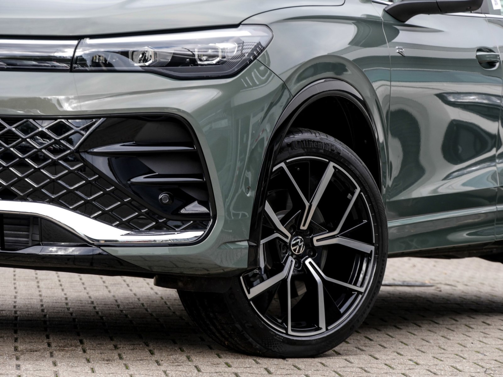 Volkswagen Tiguan 2.0 R-LINE 4X4 NEUESMODELL AHK 360CAM 20Z