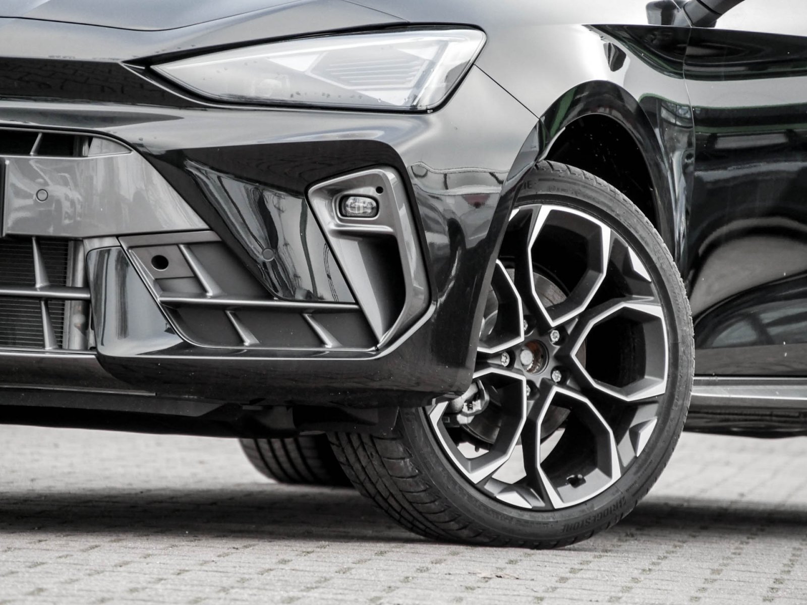 Cupra Leon ST 1.5 DSG PANO AHK-VORB. ACC LM18 EKLAPPE