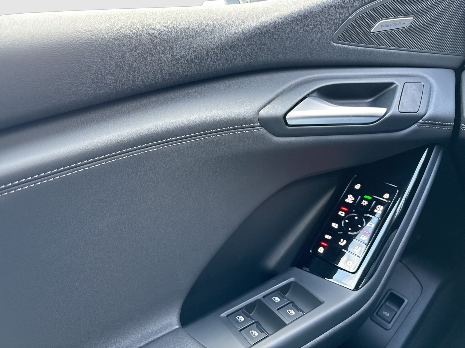 Audi Q6 e-tron quattro S LINE BLACKPAK PANO B&O AHK