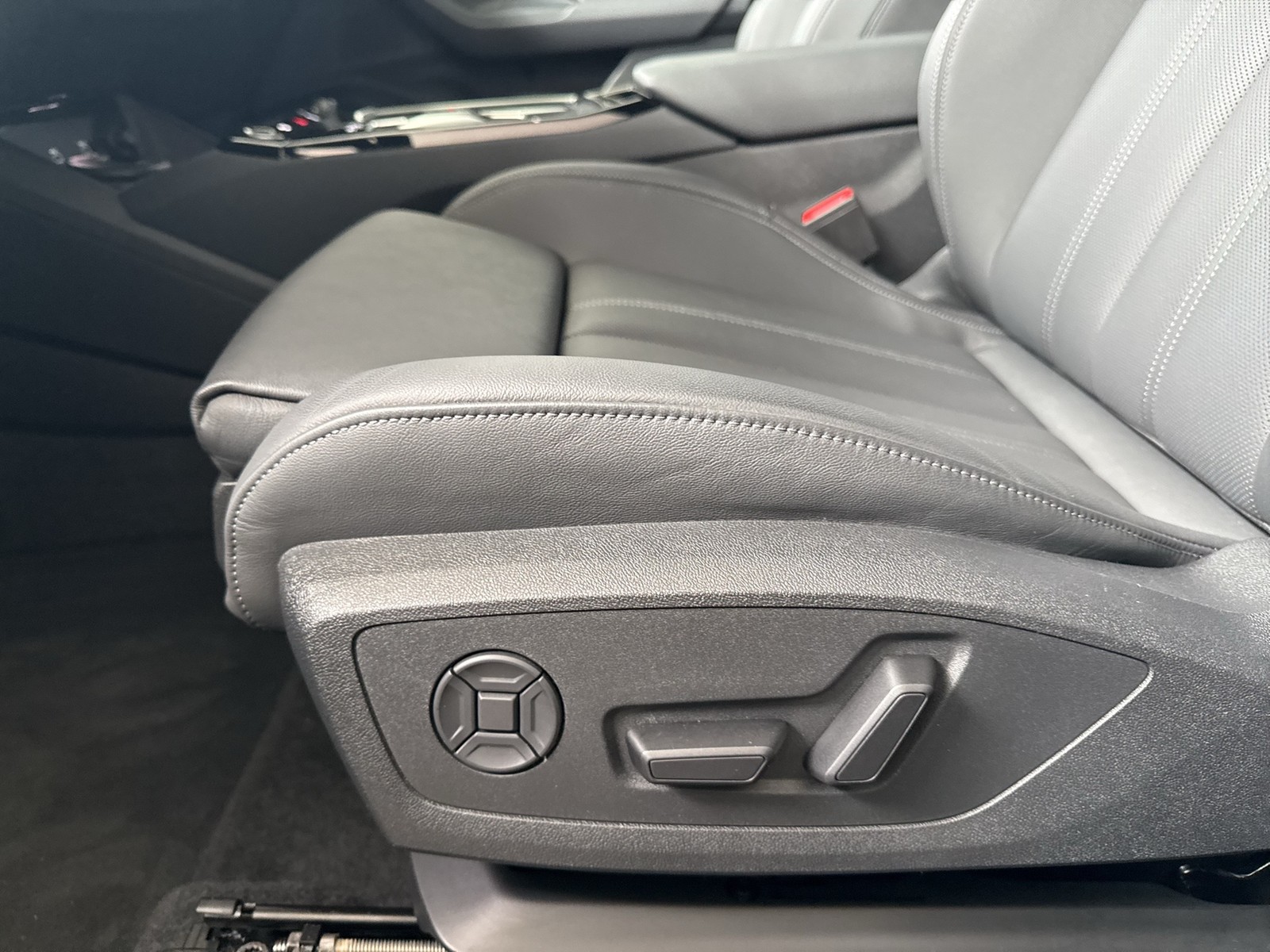 Audi Q6 e-tron quattro S LINE B&O AHK 360CAM ACC LM21