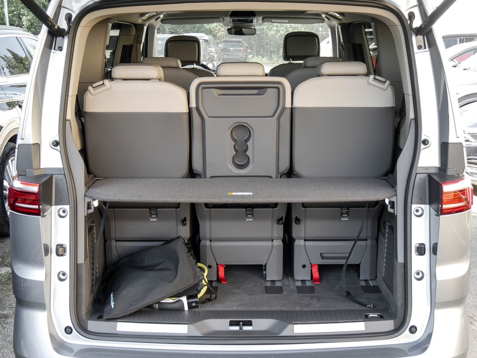 Volkswagen T7 Multivan HYBRID STYLE PANO STANDHZ. CAM LM18