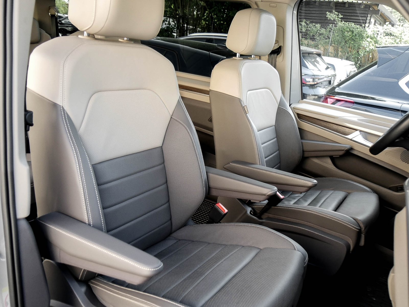 Volkswagen T7 Multivan HYBRID STYLE PANO STANDHZ. CAM LM18