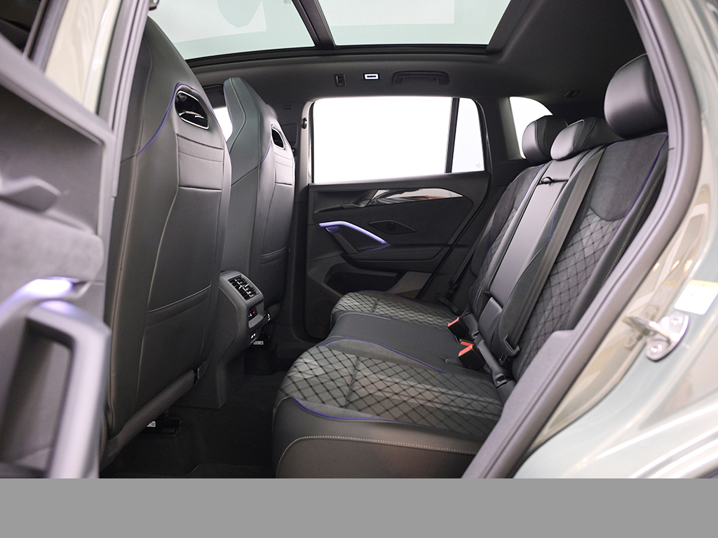 Volkswagen Tiguan 2.0 R-LINE DSG PANO AHK BLACKSTYLE