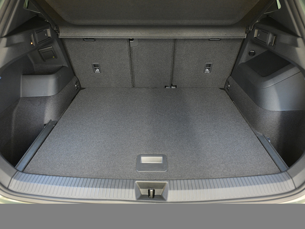 Volkswagen Tiguan 2.0 R-LINE DSG PANO AHK BLACKSTYLE