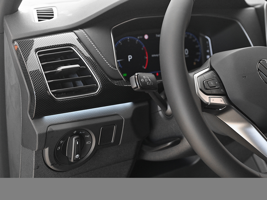 Volkswagen T-Cross 1.0 R-LINE DSG AHK KEYLESS NAVI CAM