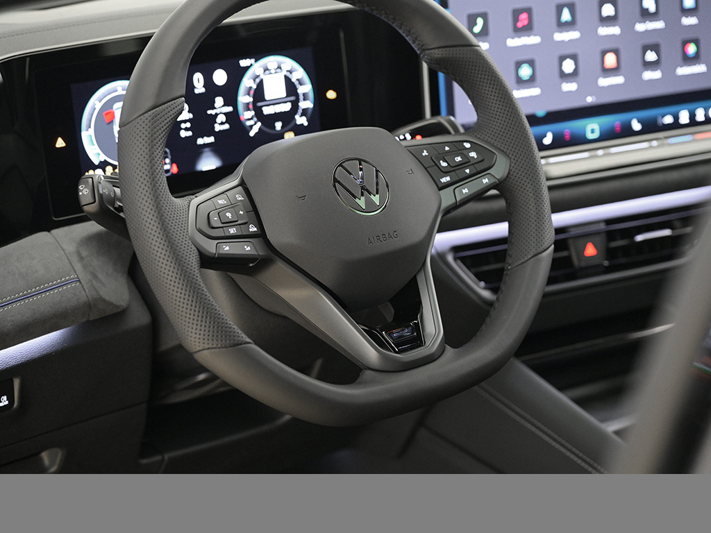 Volkswagen Tiguan 2.0 R-LINE 4MOTION DSG STANDHZG AHK PANO