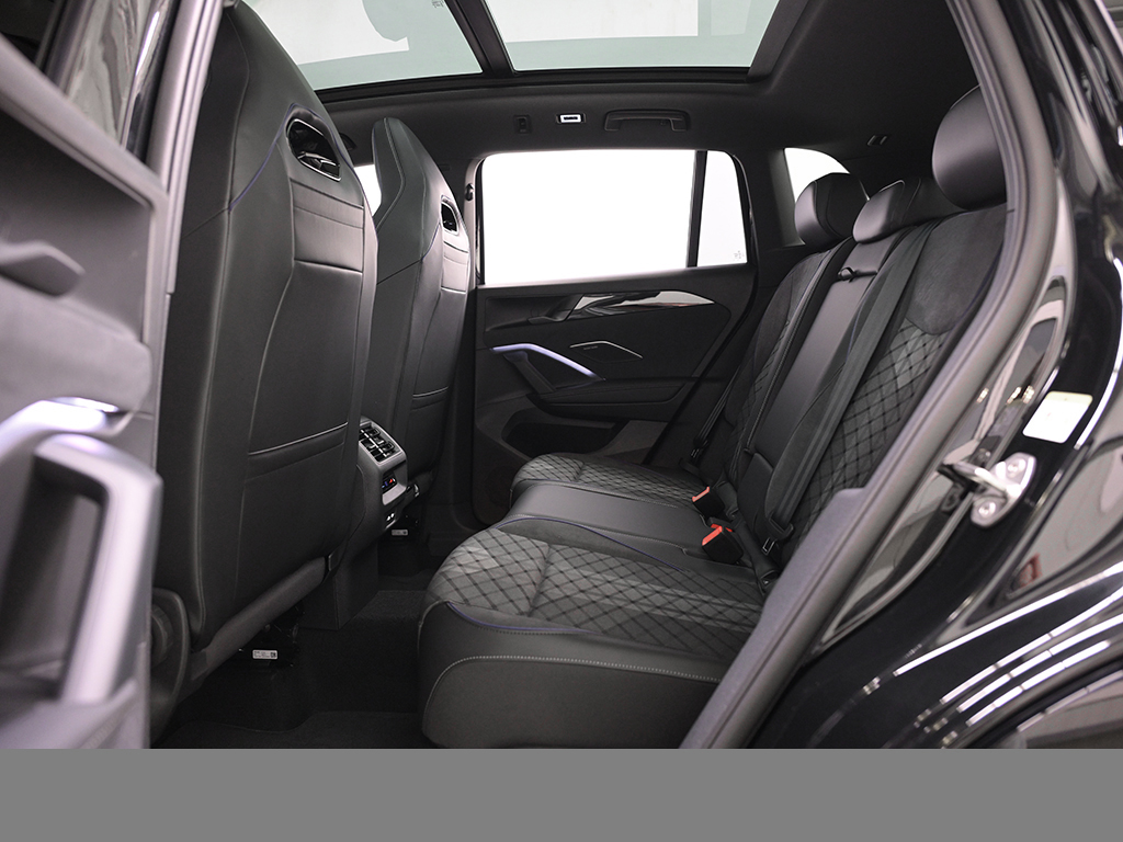 Volkswagen Tiguan 2.0 R-LINE 4MOTION DSG STANDHZG AHK PANO