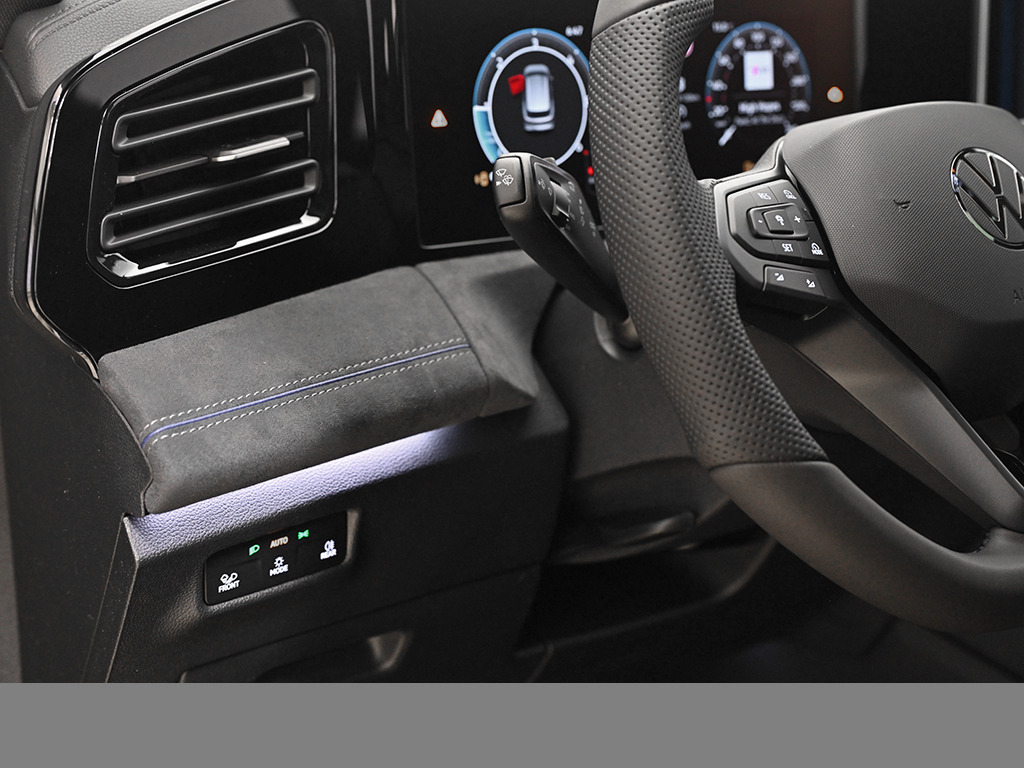 Volkswagen Tiguan 2.0 R-LINE 4MOTION DSG PANO BLACKSTYLE