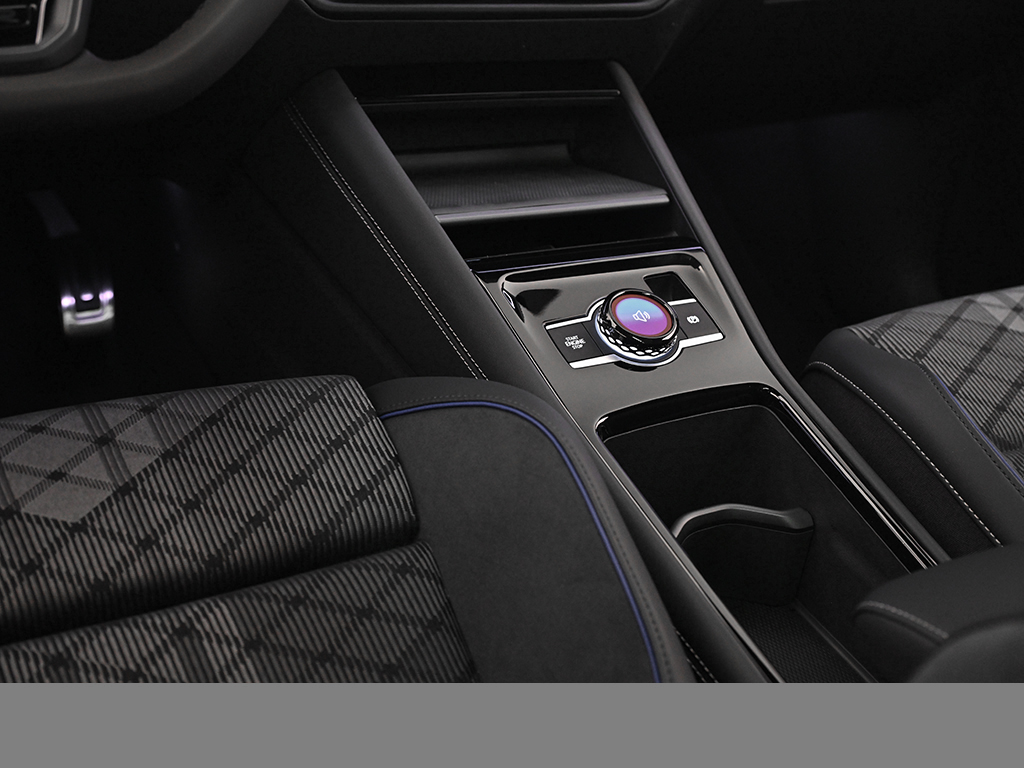 Volkswagen Tiguan 2.0 R-LINE 4MOTION DSG PANO BLACKSTYLE