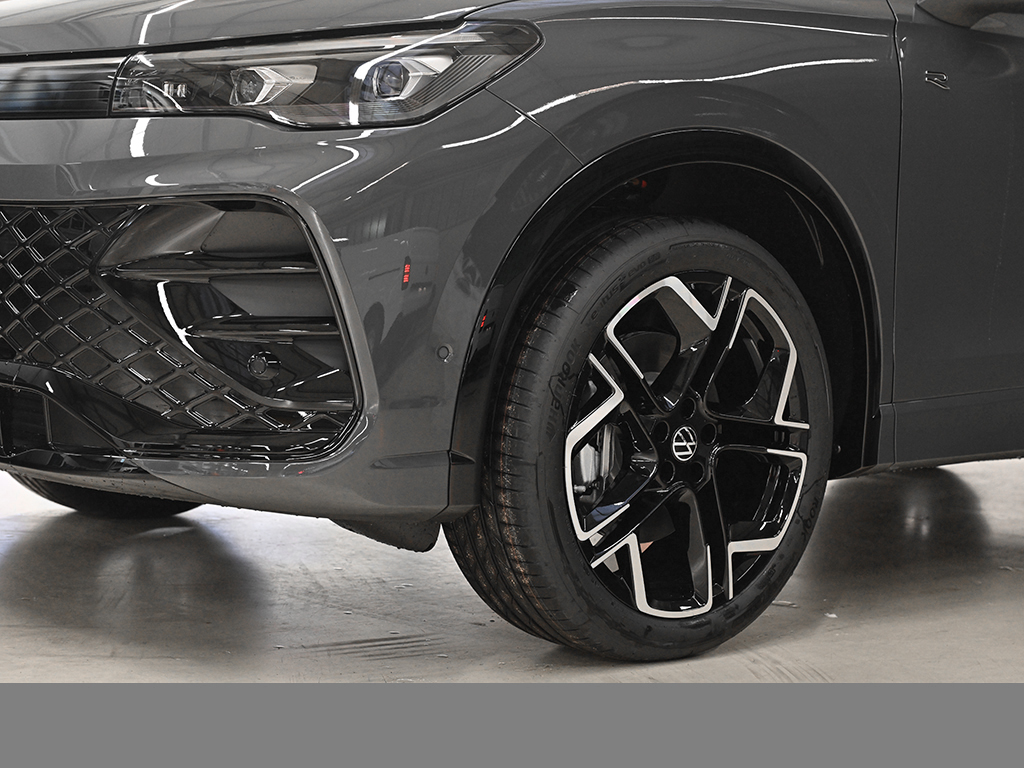 Volkswagen Tiguan 2.0 R-LINE 4MOTION DSG PANO BLACKSTYLE