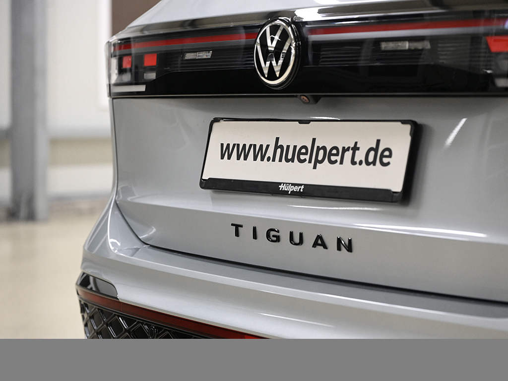 Volkswagen Tiguan eHYBRID R-LINE DSG BLACKSTYLE PANO AHK
