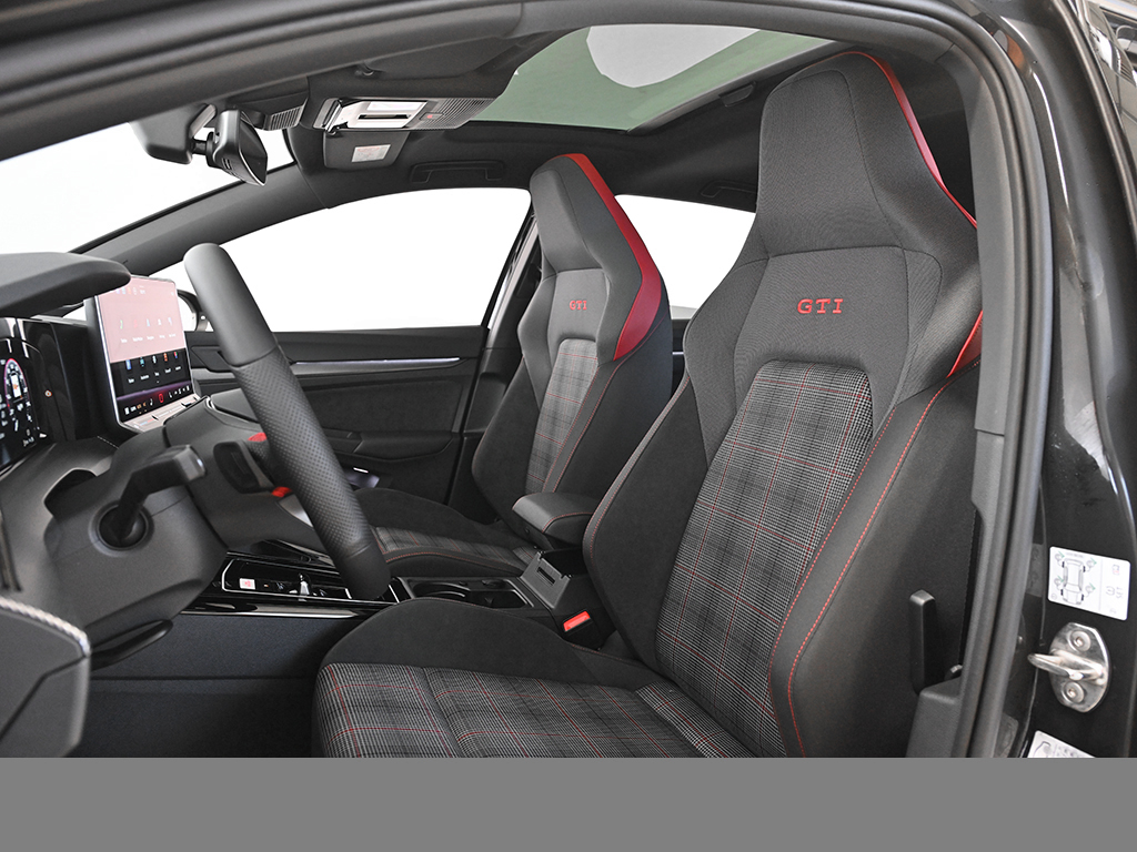 Volkswagen Golf GTI HARMANKARDON PANO BLACKSTYLE