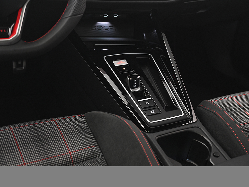 Volkswagen Golf GTI PANO BLACKSTYLE HARMANKARDON