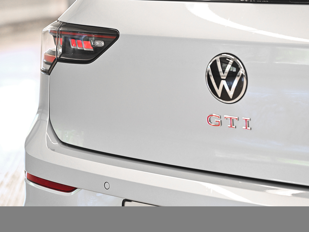 Volkswagen Golf GTI PANO BLACKSTYLE HARMANKARDON