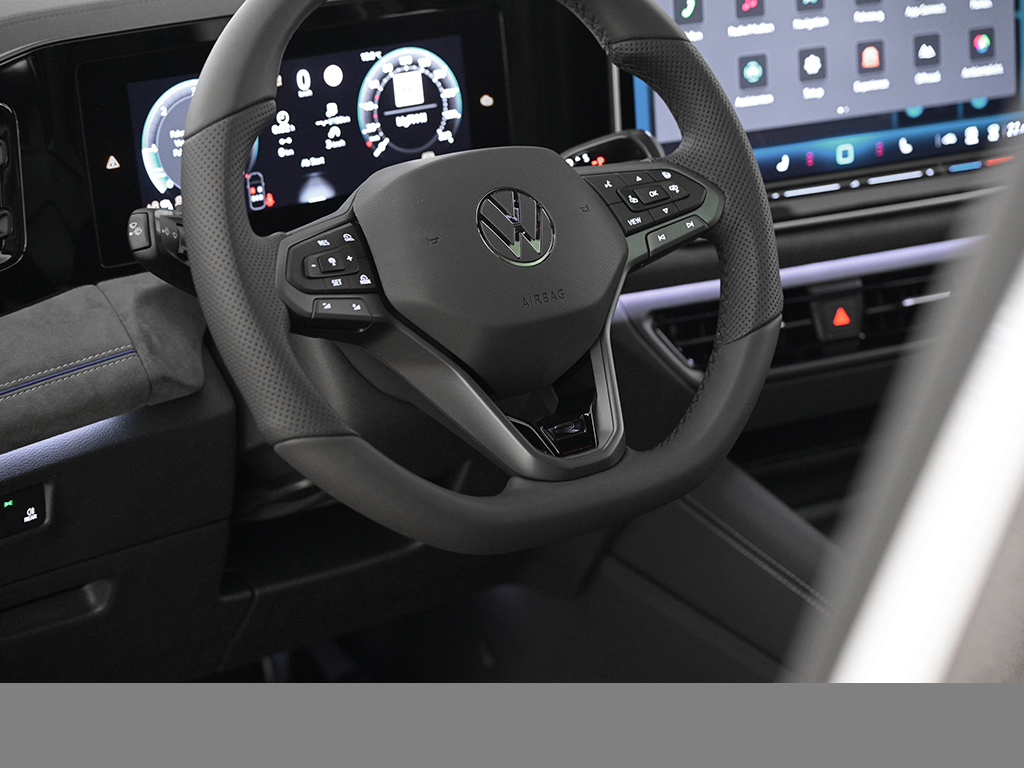 Volkswagen Tiguan 2.0 R-LINE 4MOTION DSG STANDHZG AHK PANO