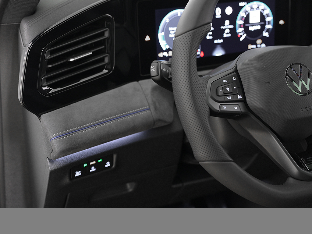 Volkswagen Tiguan 2.0 R-LINE 4MOTION DSG STANDHZG AHK PANO