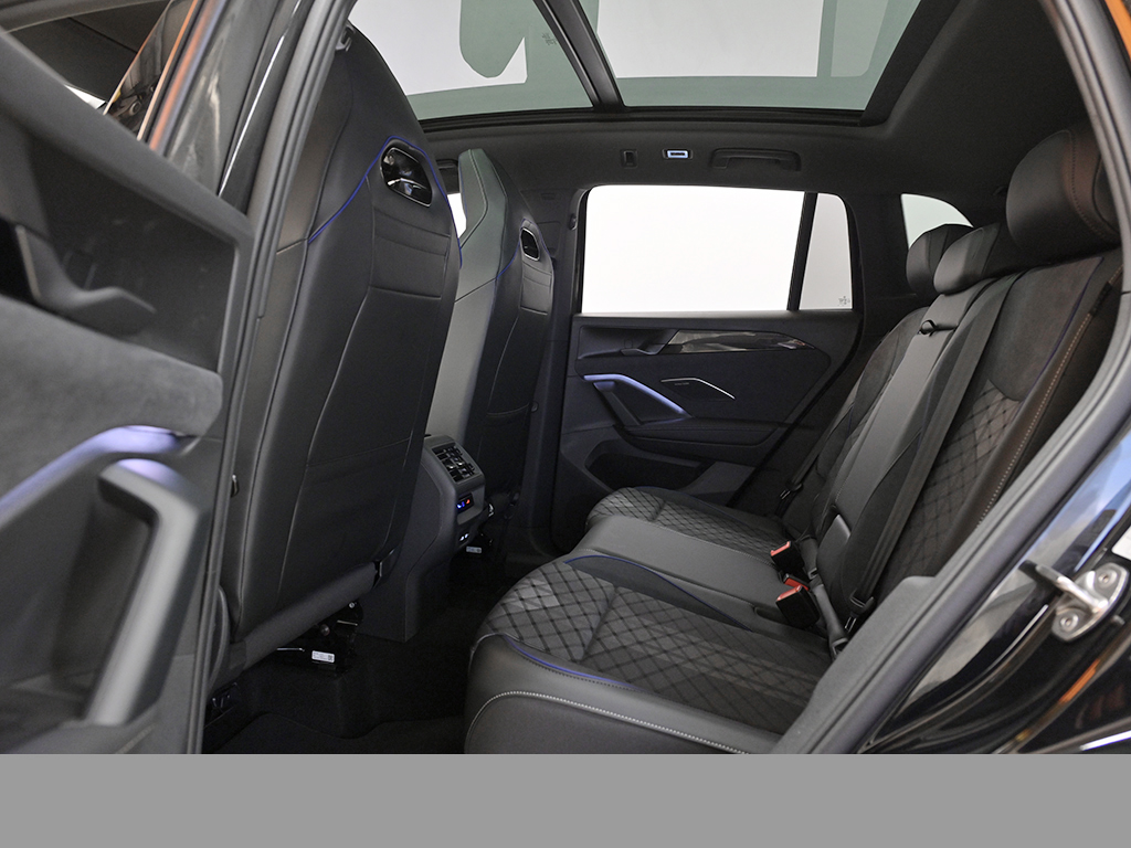 Volkswagen Tiguan eHYBRID R-LINE DSG BLACKSTYLE PANO AHK