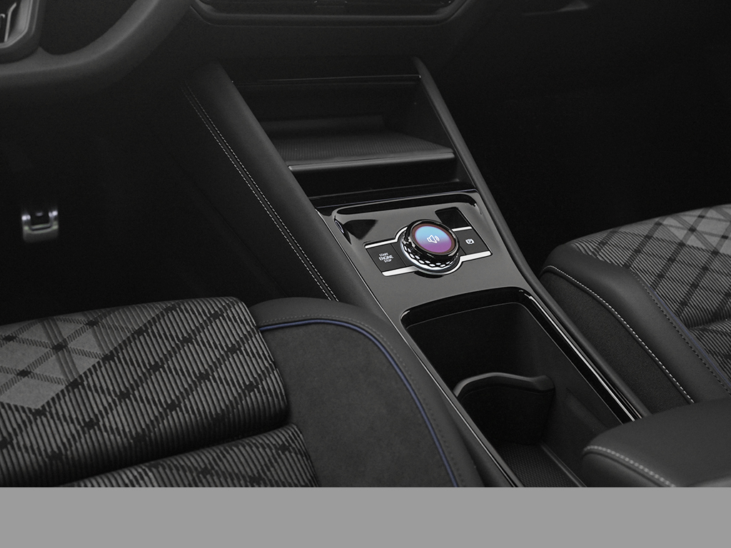 Volkswagen Tiguan eHYBRID R-LINE DSG BLACKSTYLE PANO AHK