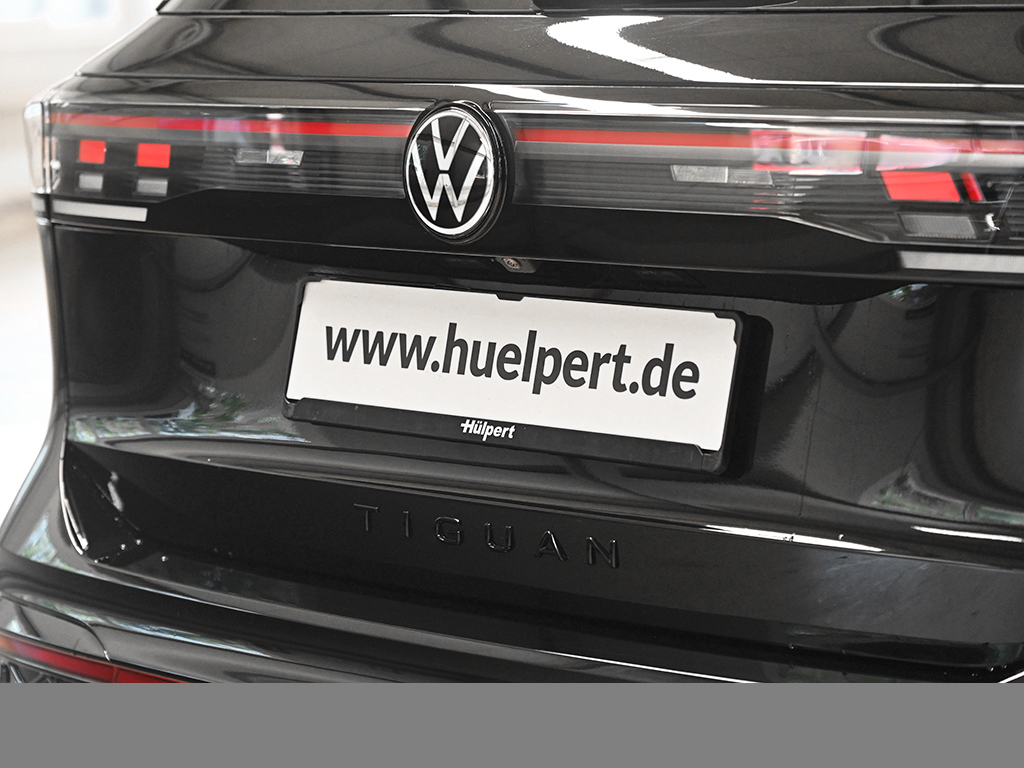 Volkswagen Tiguan eHYBRID R-LINE DSG BLACKSTYLE PANO AHK