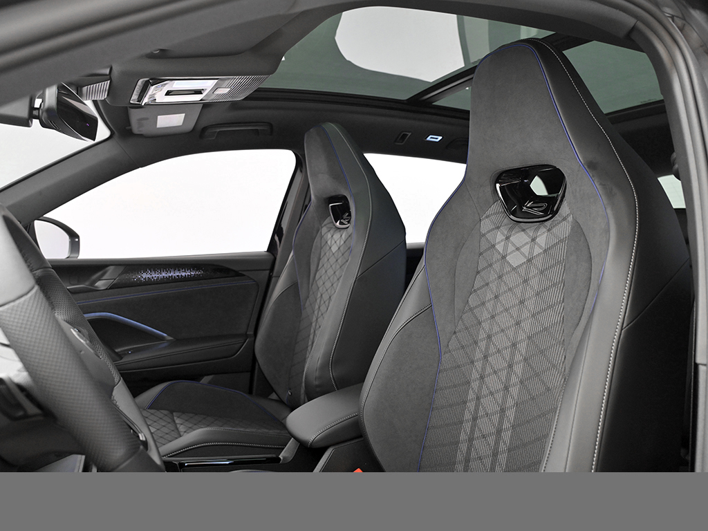 Volkswagen Tiguan eHYBRID R-LINE DSG BLACKSTYLE PANO AHK