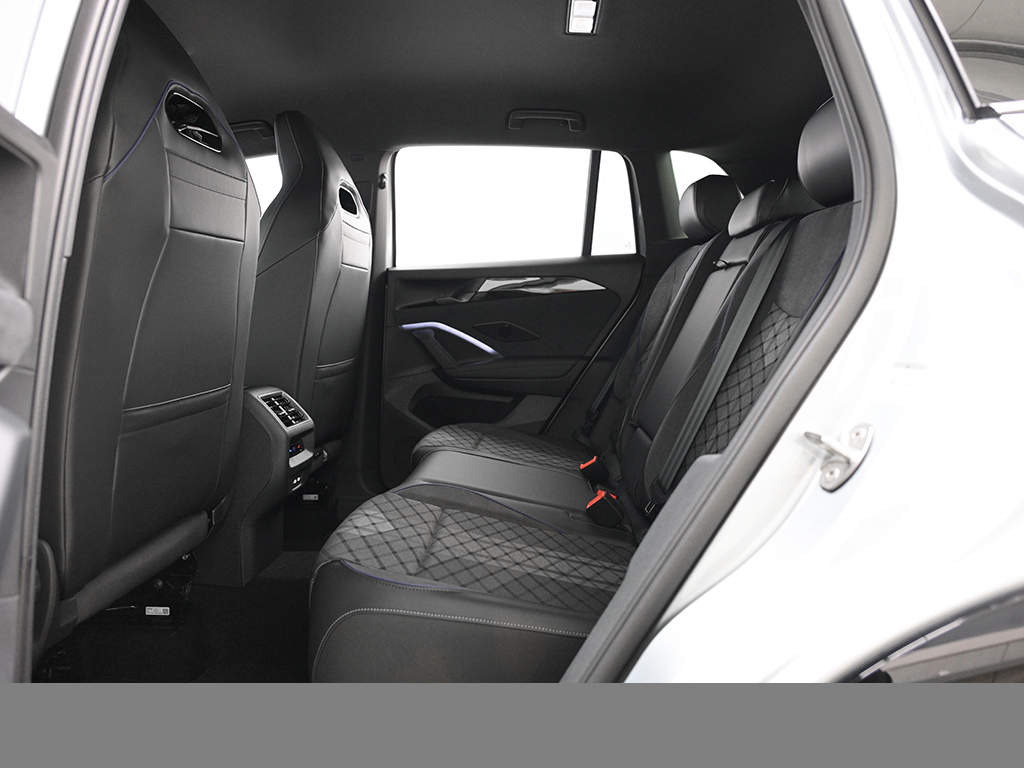 Volkswagen Tiguan 2.0 R-LINE DSG BLACKSTYLE AHK LM20