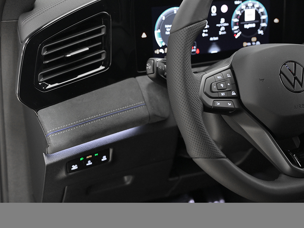 Volkswagen Tiguan 2.0 R-LINE DSG BLACKSTYLE AHK LM20