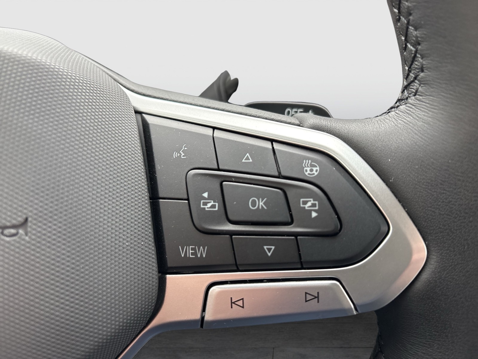 Volkswagen Tiguan 2.0 ELEGANCE NEUES MODELL AHK CAM EKLAPPE