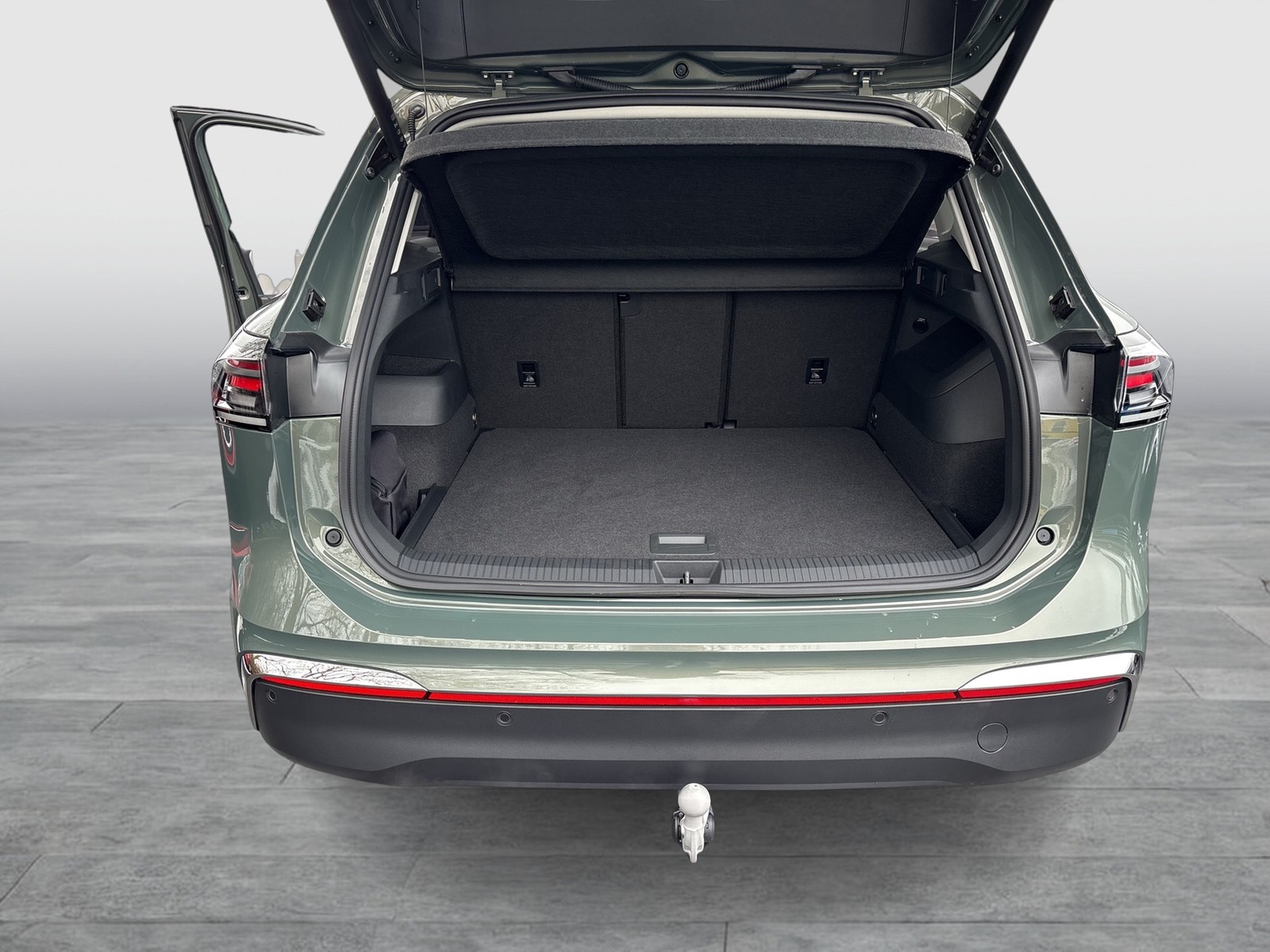 Volkswagen Tiguan 2.0 ELEGANCE NEUES MODELL AHK CAM EKLAPPE