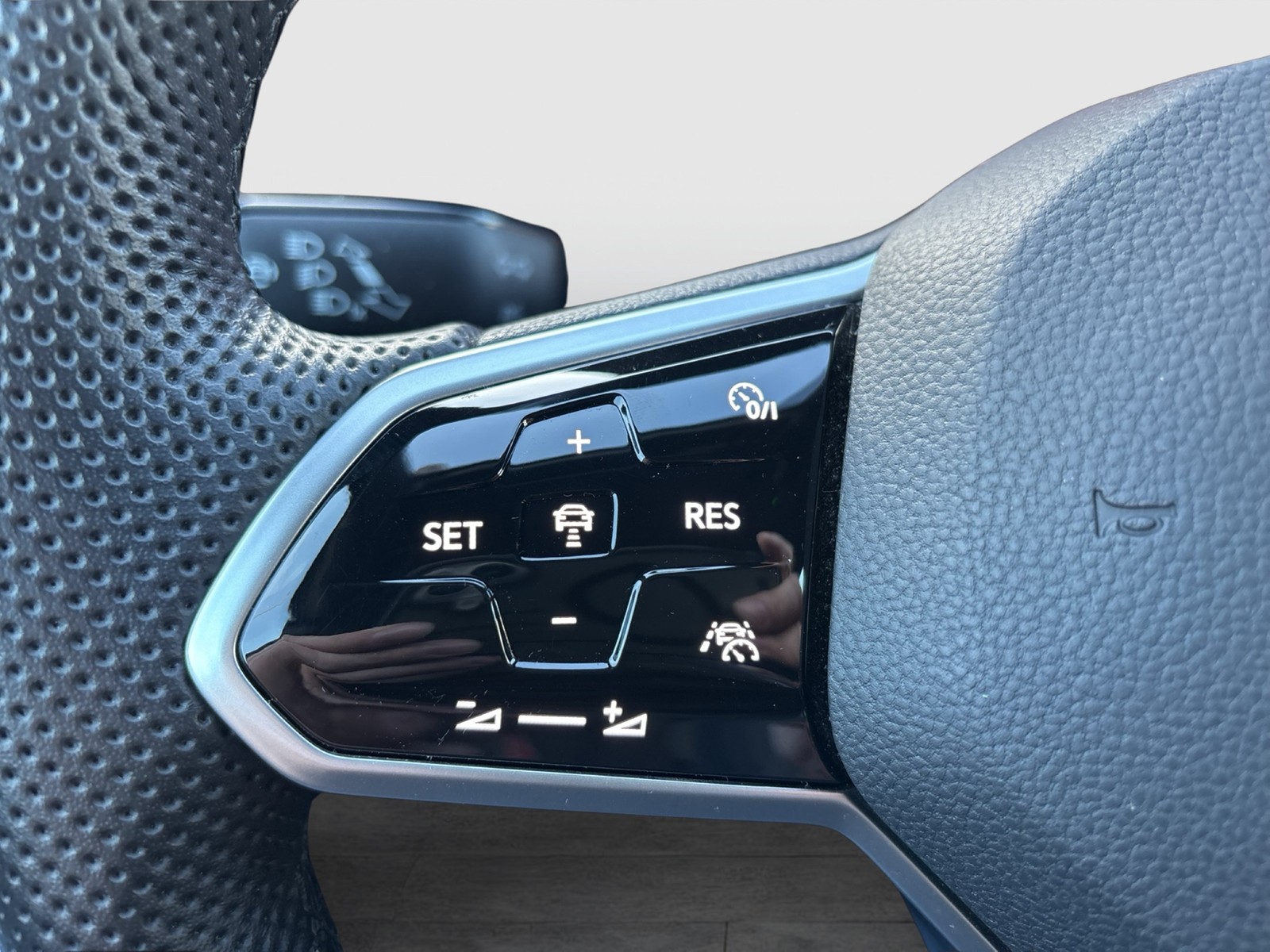 Volkswagen Golf Variant VIII 1.5 R-LINE ACC NAVI CARPLAY