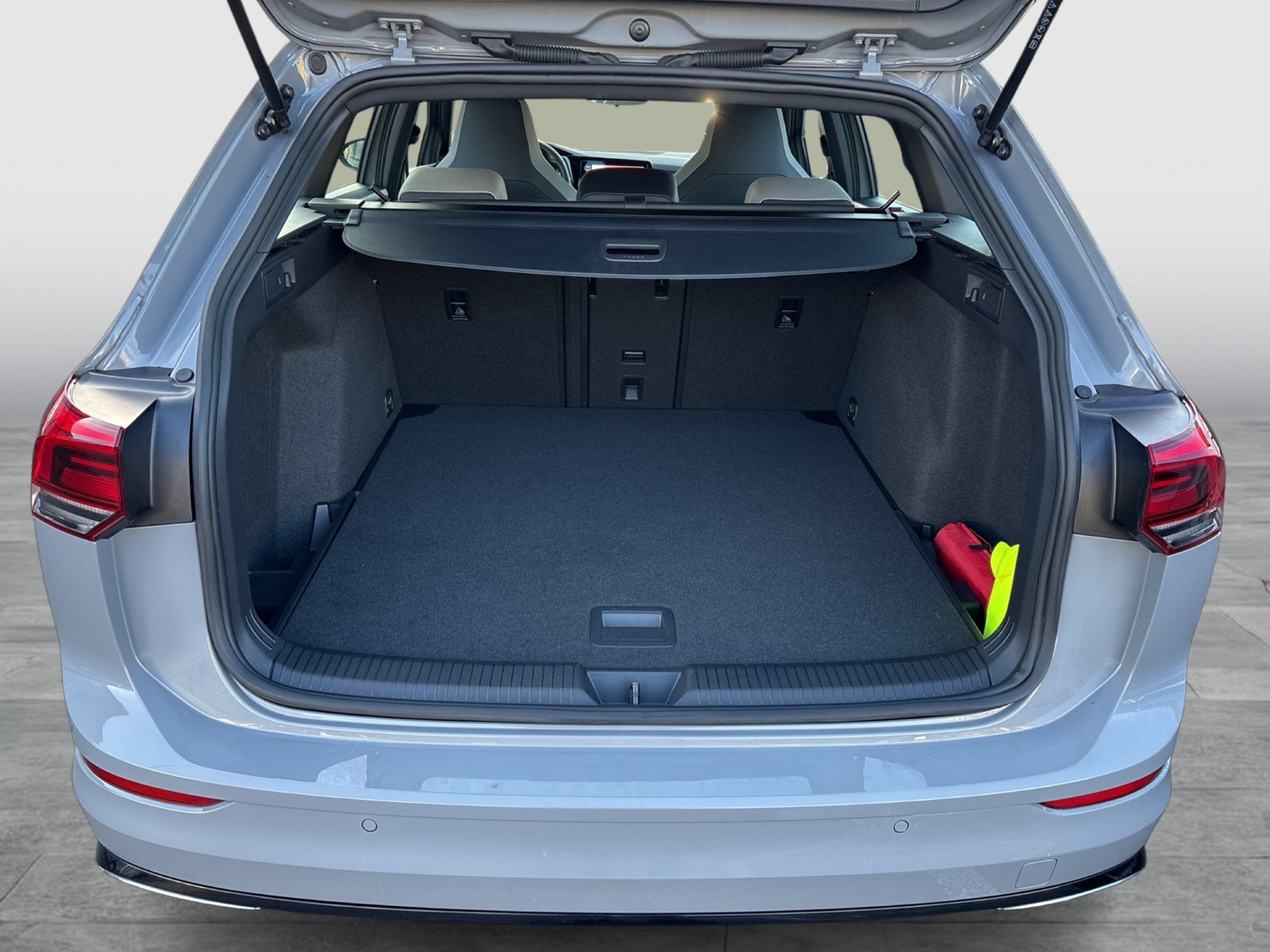 Volkswagen Golf Variant VIII 1.5 R-LINE ACC NAVI CARPLAY