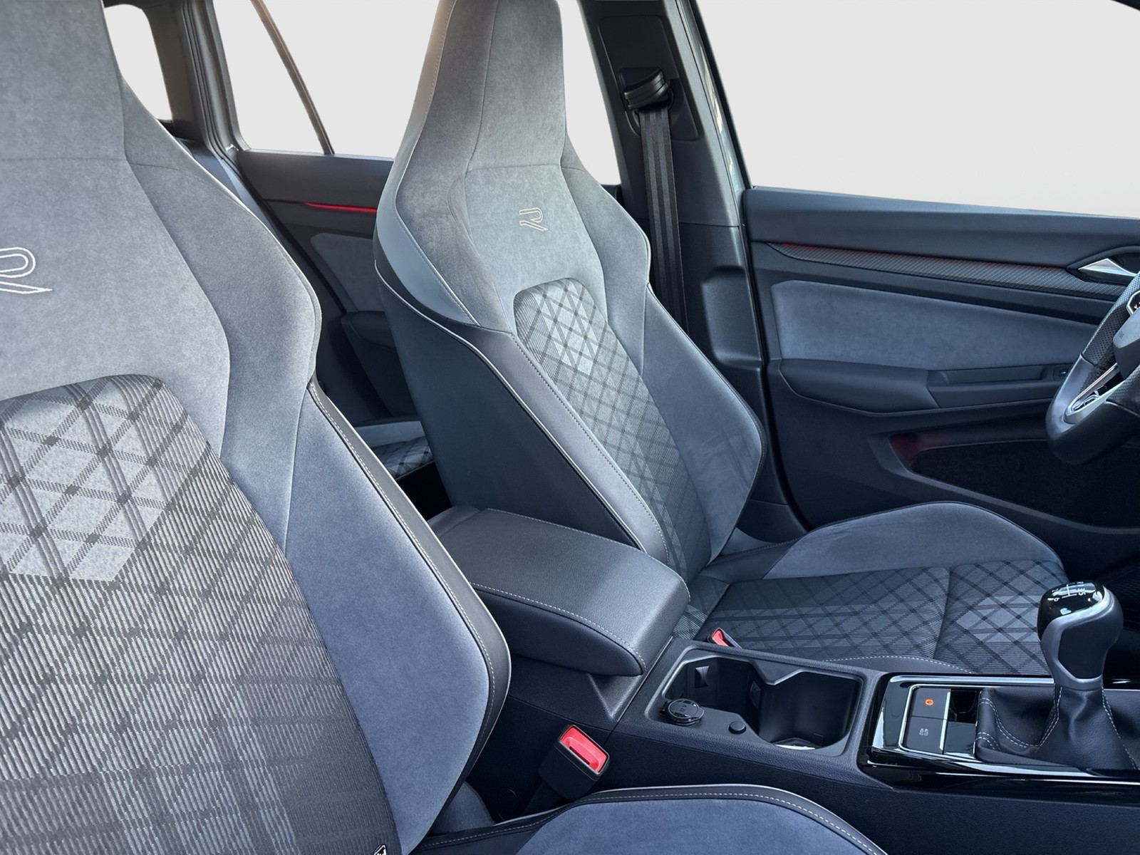 Volkswagen Golf Variant VIII 1.5 R-LINE ACC NAVI CARPLAY