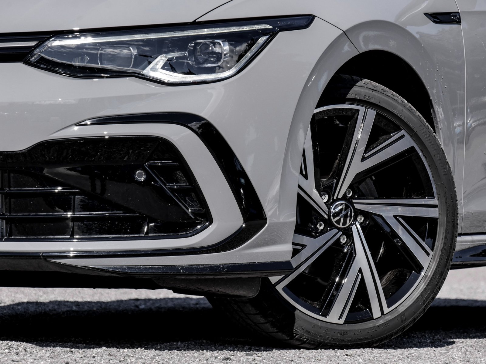 Volkswagen Golf Variant 1.5 R-LINE DSG HARMANKARDON eKLAPPE
