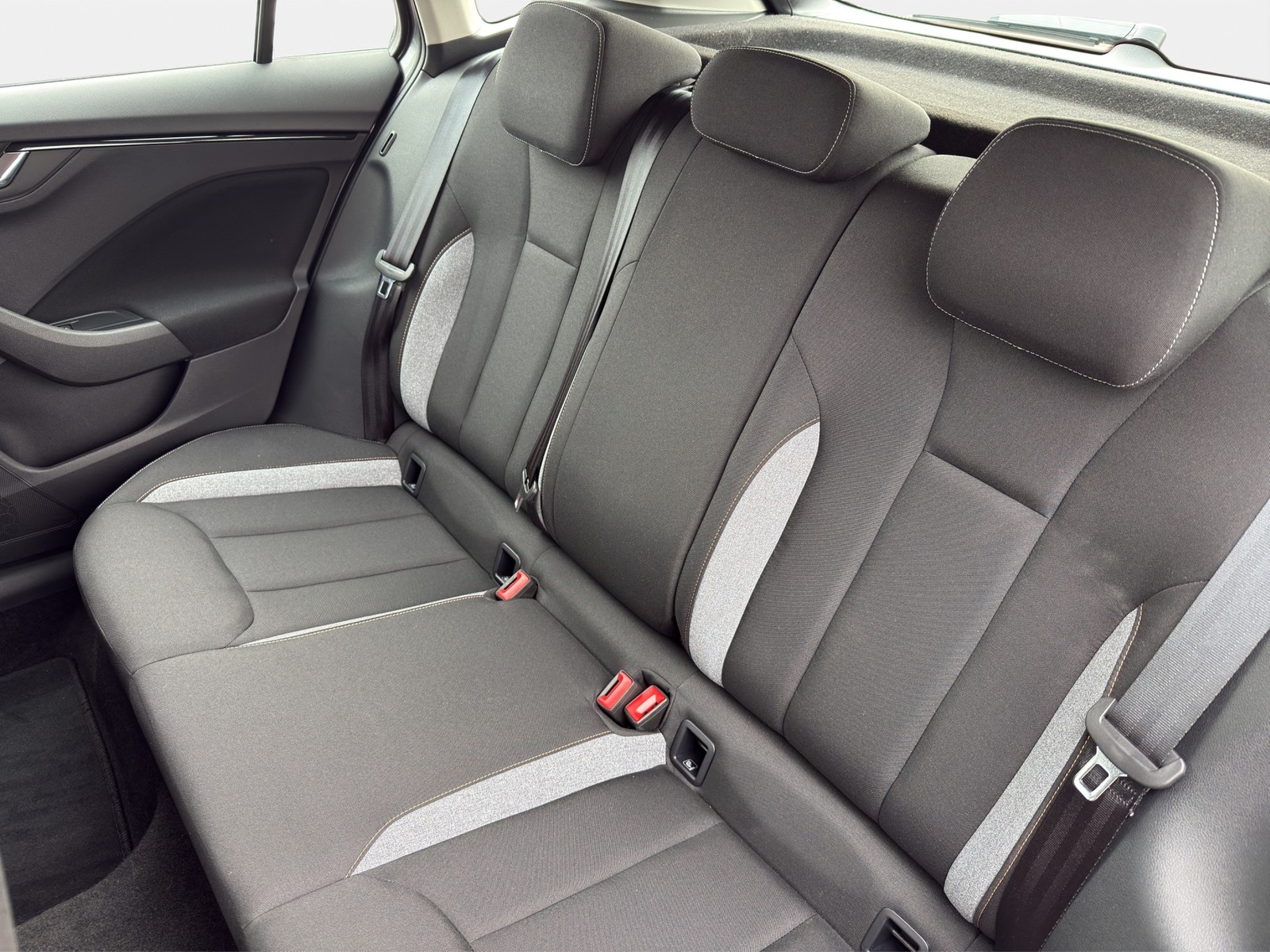 Skoda Kamiq 1.5 SELECTION CAM ACC NAVI ALU SITZHEIZUNG