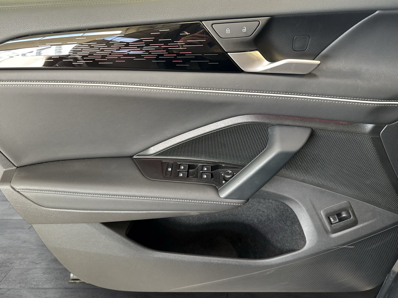 Volkswagen Tayron 2.0 ELEGANCE LEDER AHK 360°CAM ACC LM18