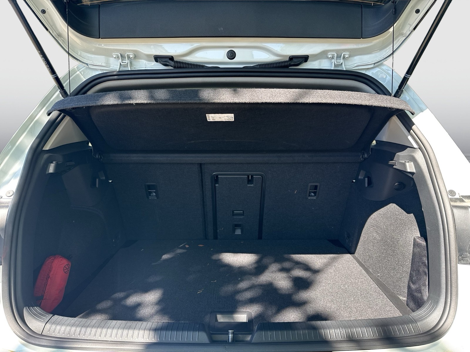 Volkswagen Golf VIII 2.0 LIFE FACELIFT ACC LM18 CARPLAY