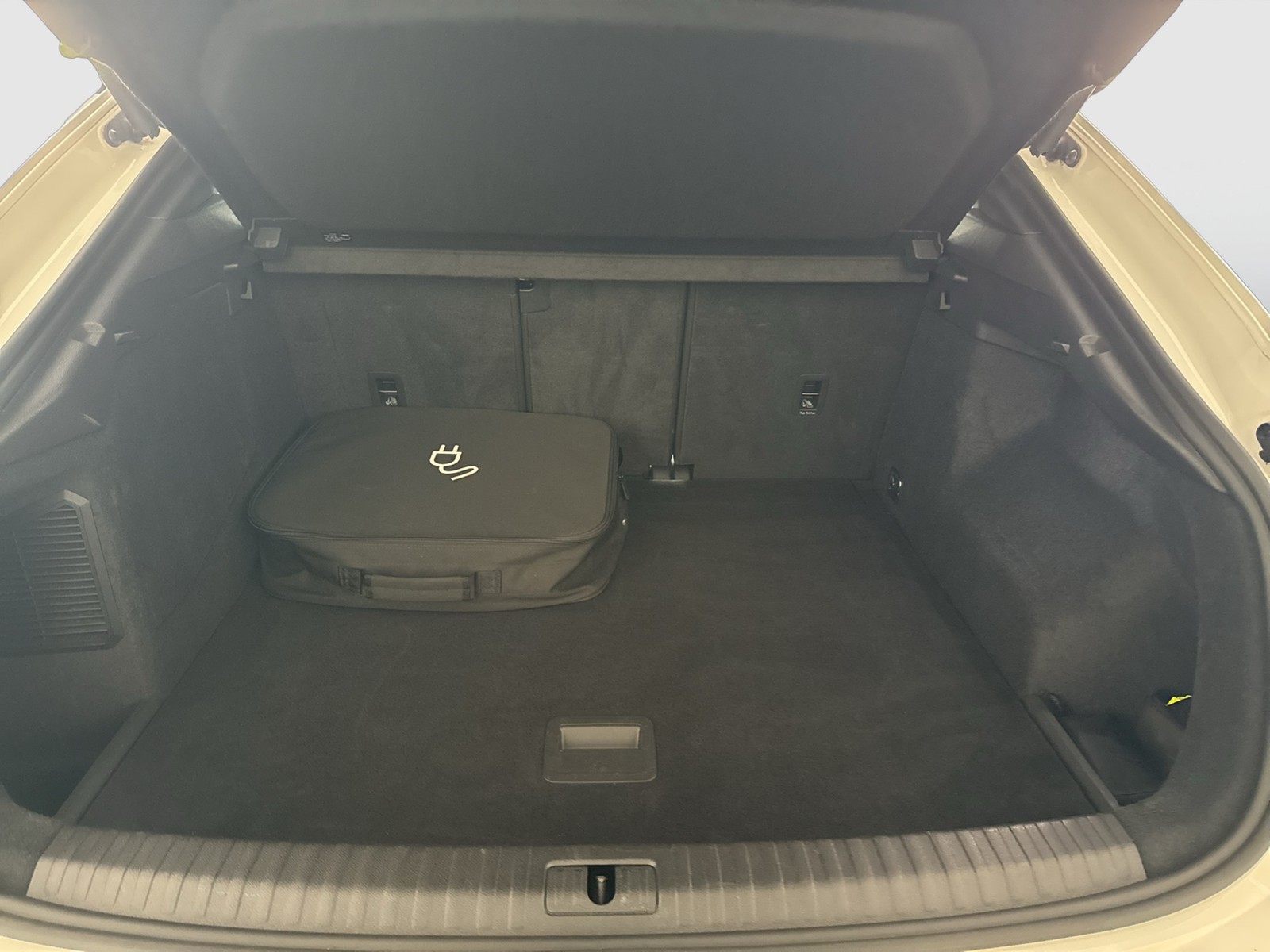 Audi Q3 Sportback 45 HYBRID BLACKPAK KAMERA eKLAPPE NAVI+