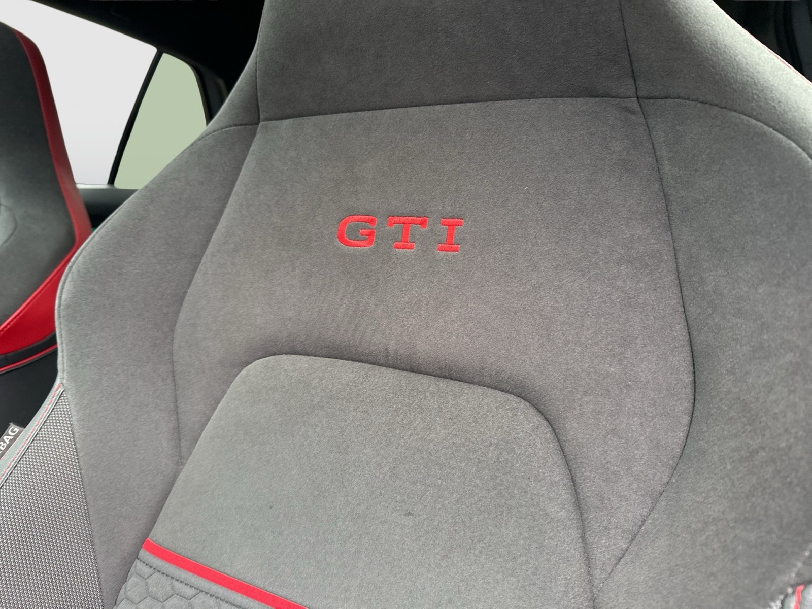 Volkswagen Golf 2.0 GTI CLUBSPORT PANO KAMERA AKRA ALU19