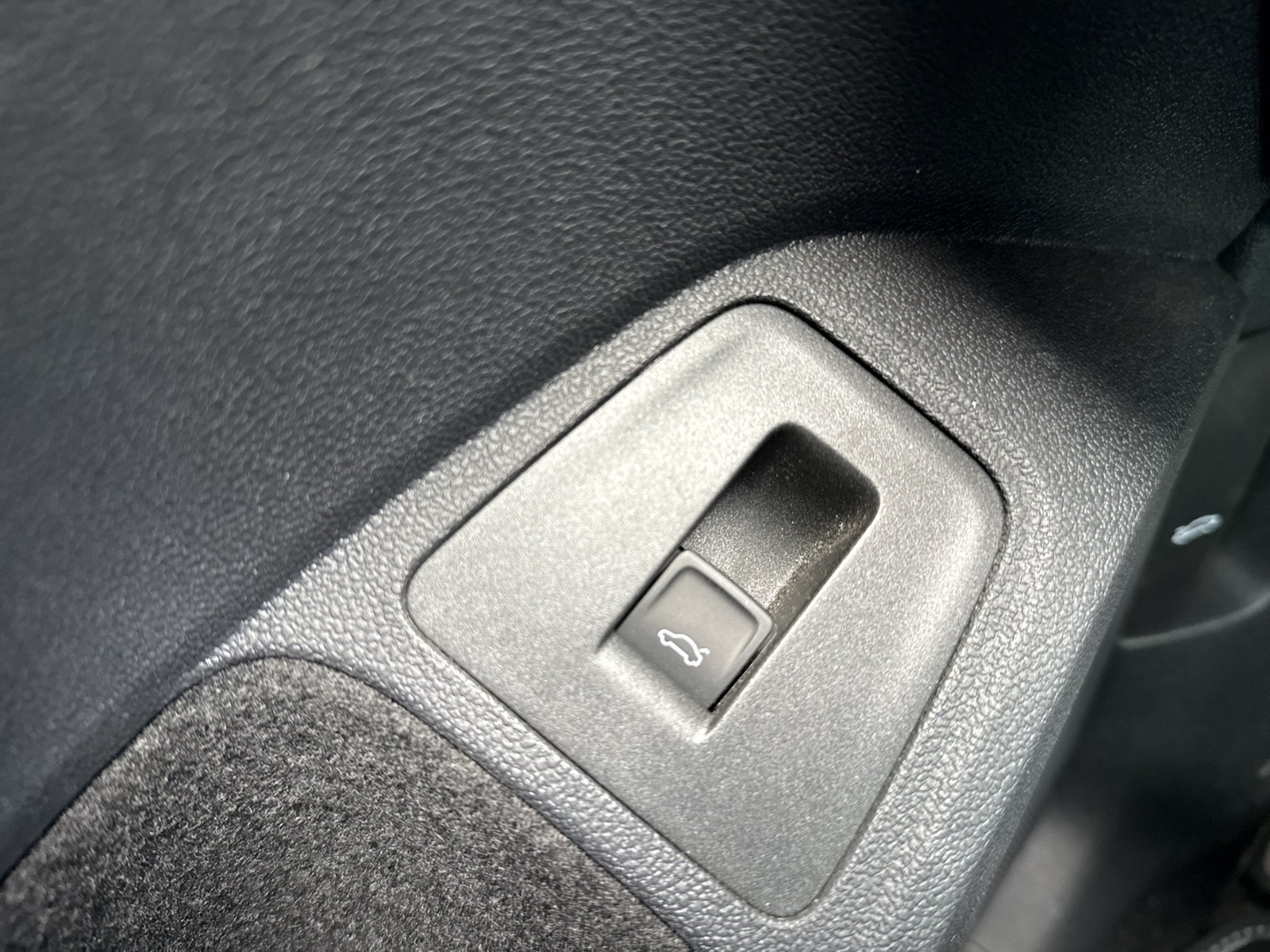 Volkswagen Tiguan 1.5 R-Line ALU19 eKLAPPE CARPLAY KAMERA